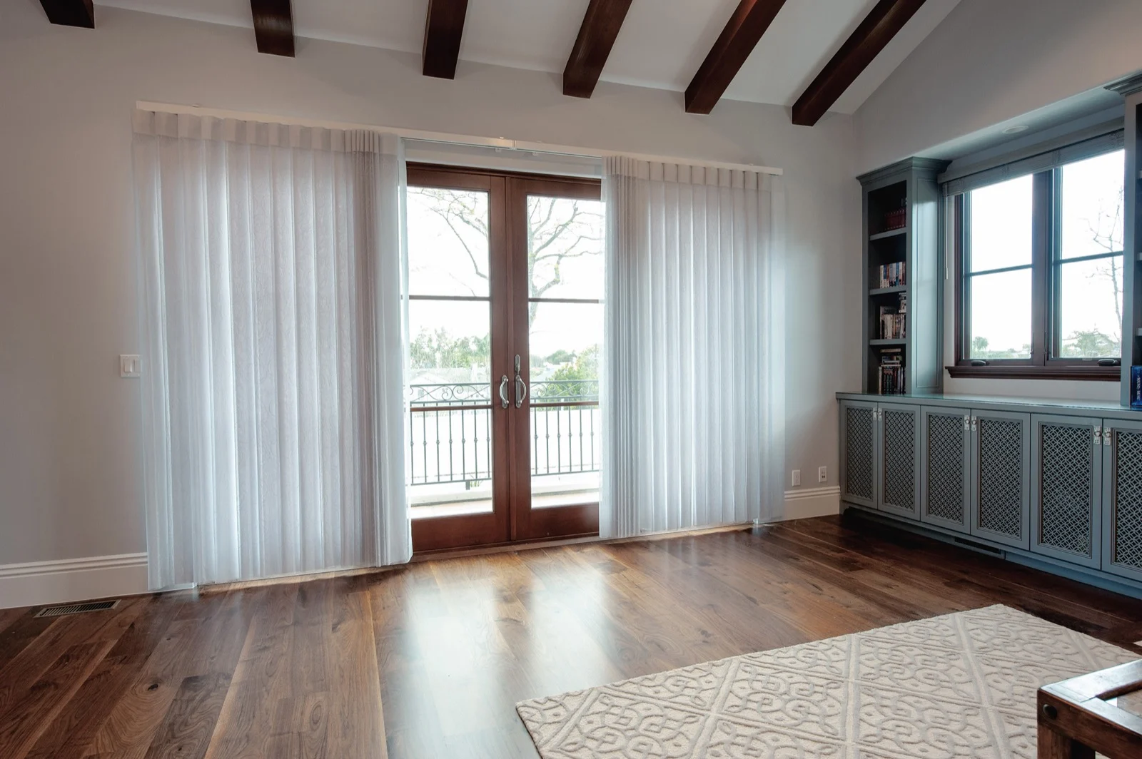 SmartDrape balcony